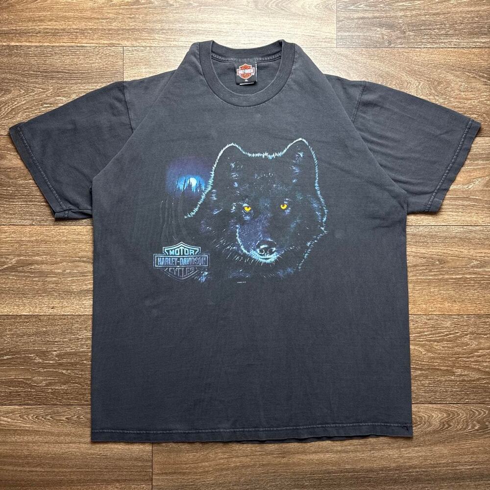 Vintage Y2K Harley Davidson Black Wolf Graphic Tee with Yellow Eyes